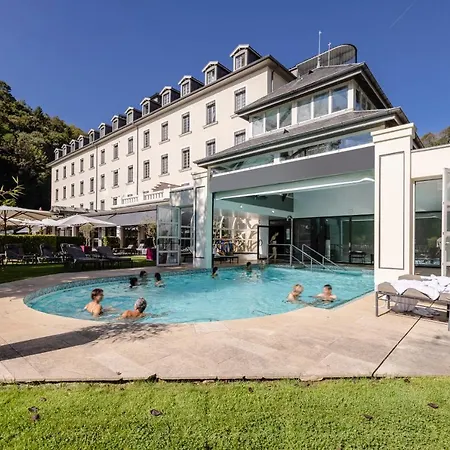 Hotel Grand Hôtel&spa Uriage 4*