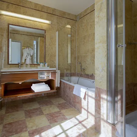 Grand & Uriage Hotel 4*