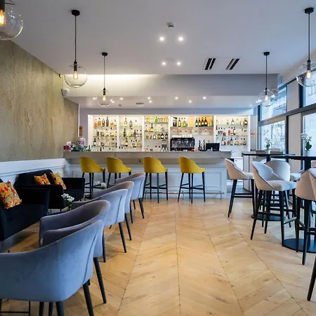 Grand & Uriage מלון